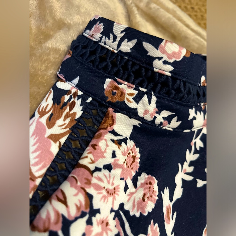 Beautiful floral blue dress size 0 brand new never been worn